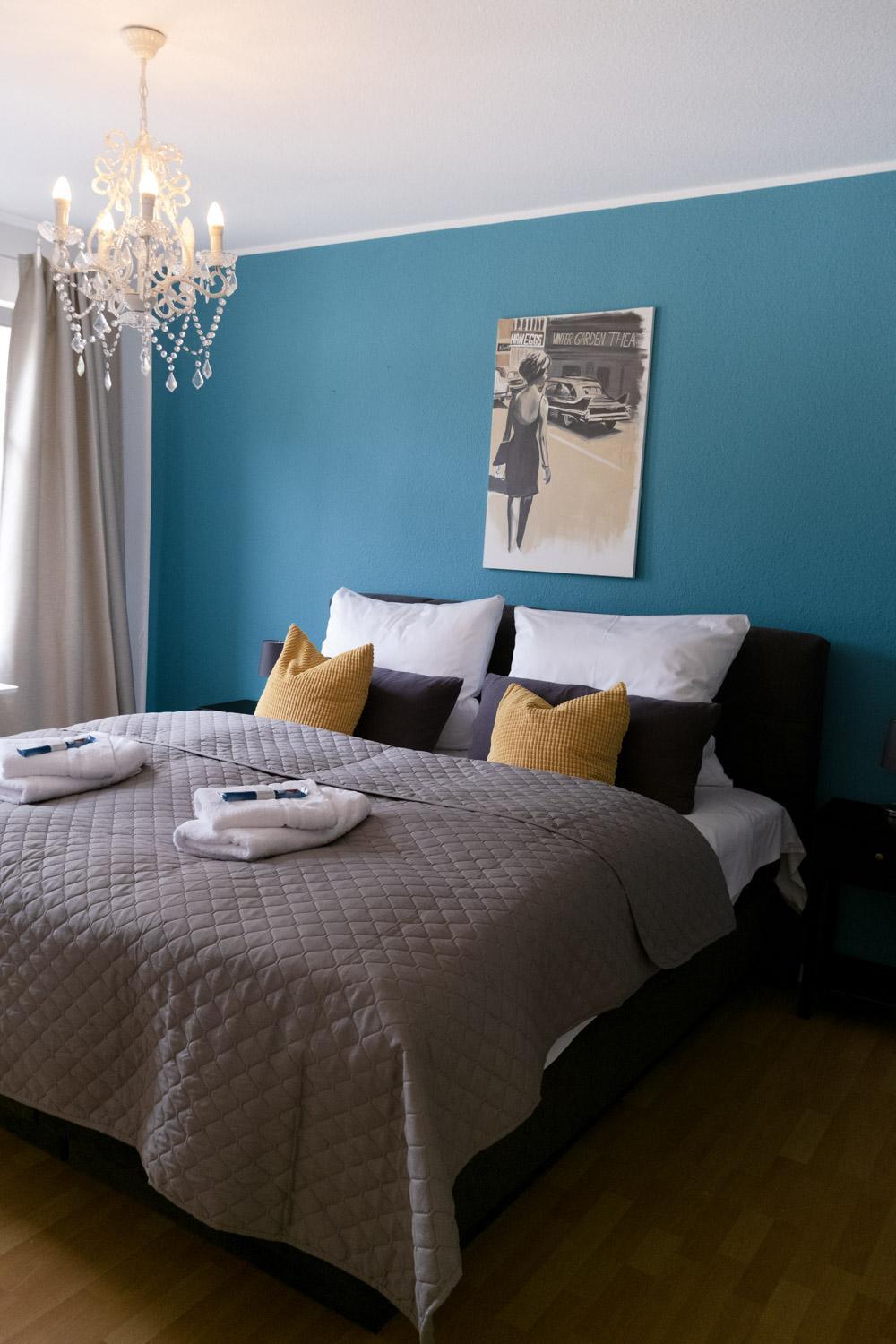 Bella Casa - Business&Family - 2 Zimmer Direkt Neben Schloss, Parkplatz, Smarttv, Netflix, Waschmaschine, 24H Checkin, 71Qm, Kingsizebett, Hotelbettwaesche Ludwigsburg Dış mekan fotoğraf